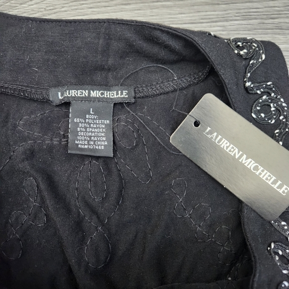 Lauren Michelle Black Top Size L‎ Embroidered Floral Swirl Keyhole Boat Neckline - Picture 3 of 13